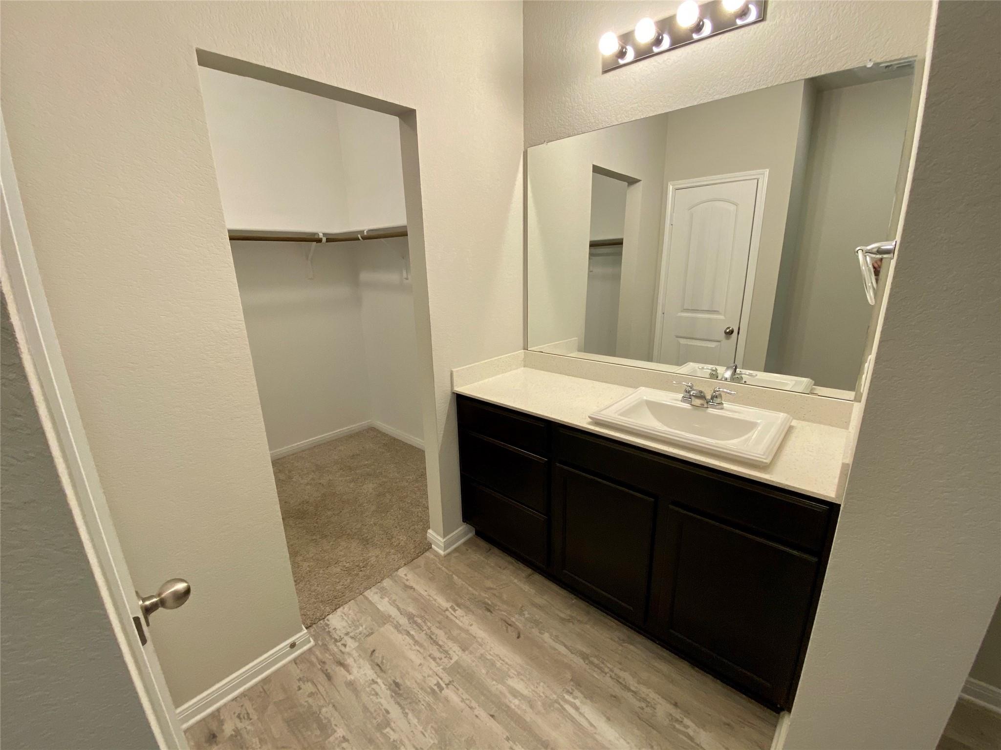 632 Donegal Ln Property Photo 9