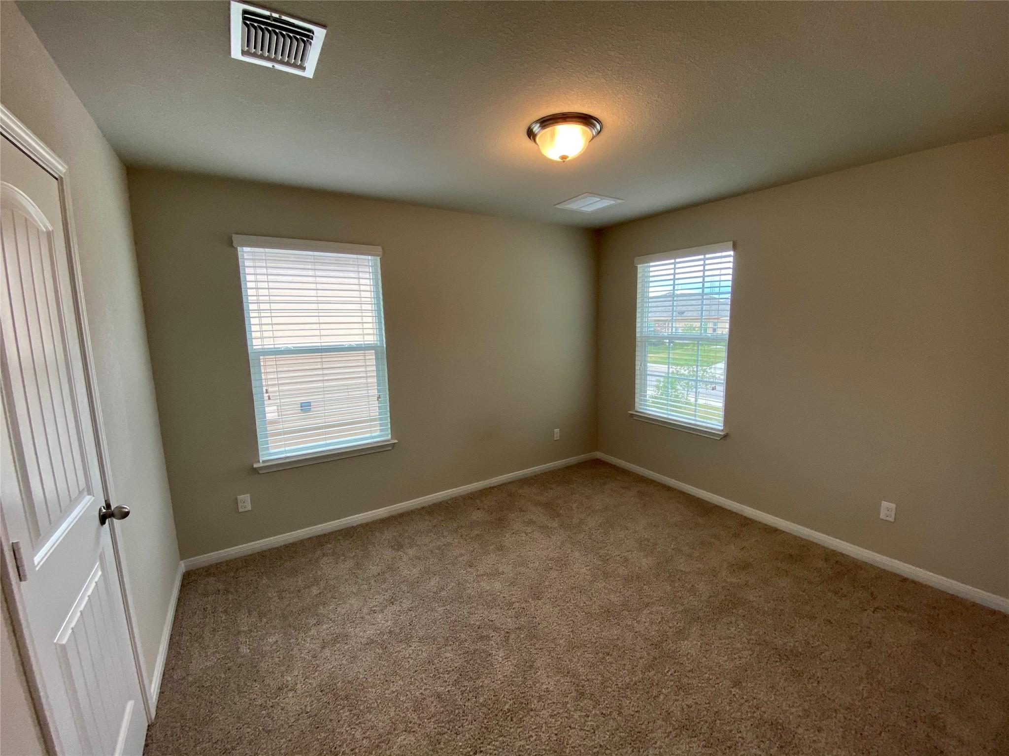 632 Donegal Ln Property Photo 14