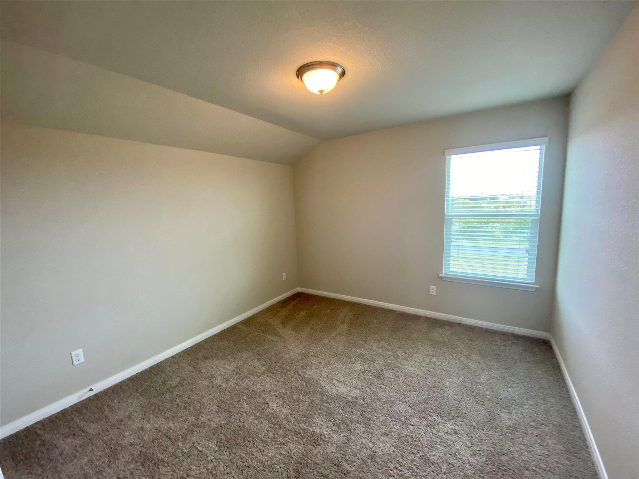 632 Donegal Ln Property Photo 16