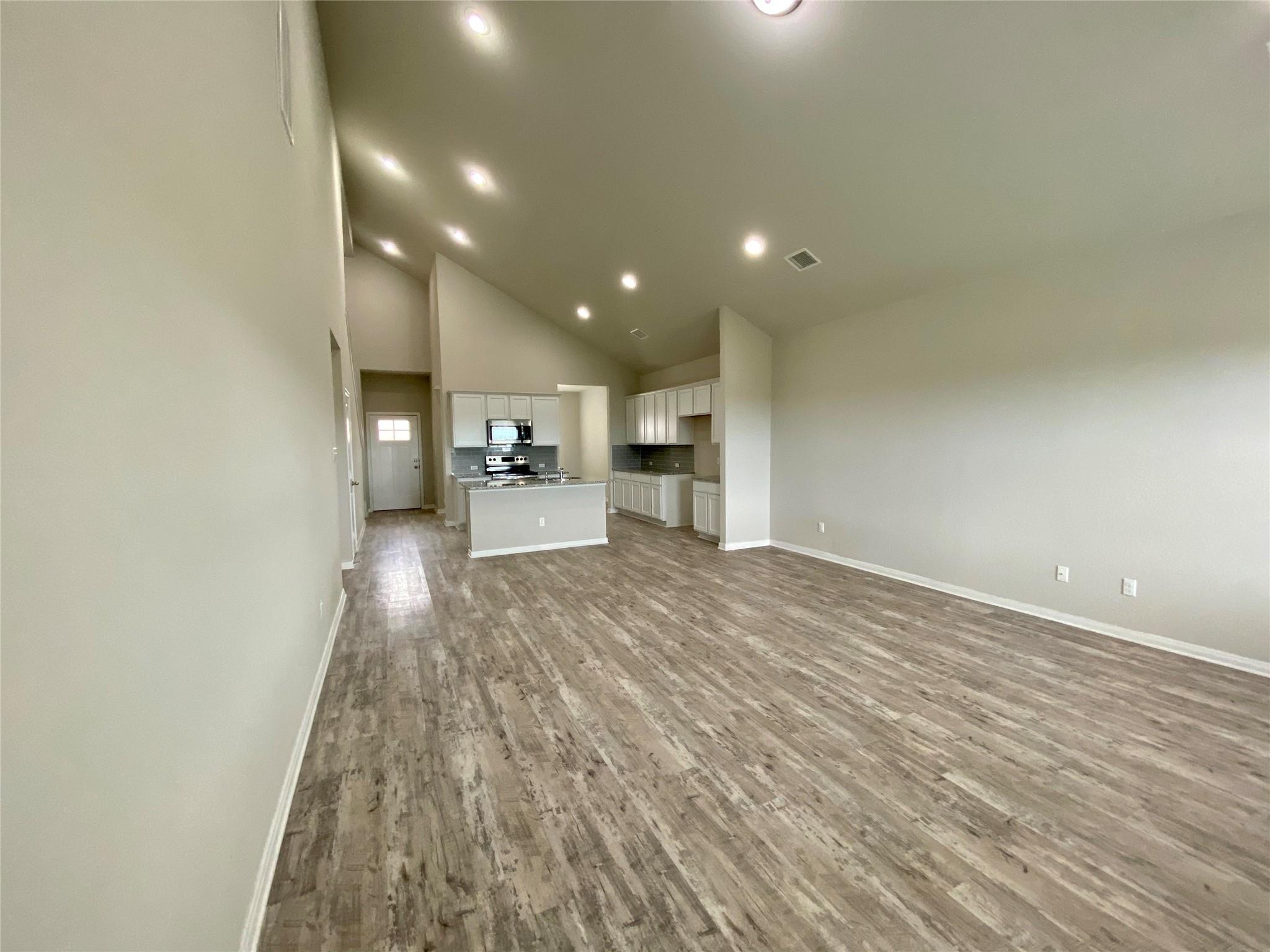 632 Donegal Ln Property Photo 17