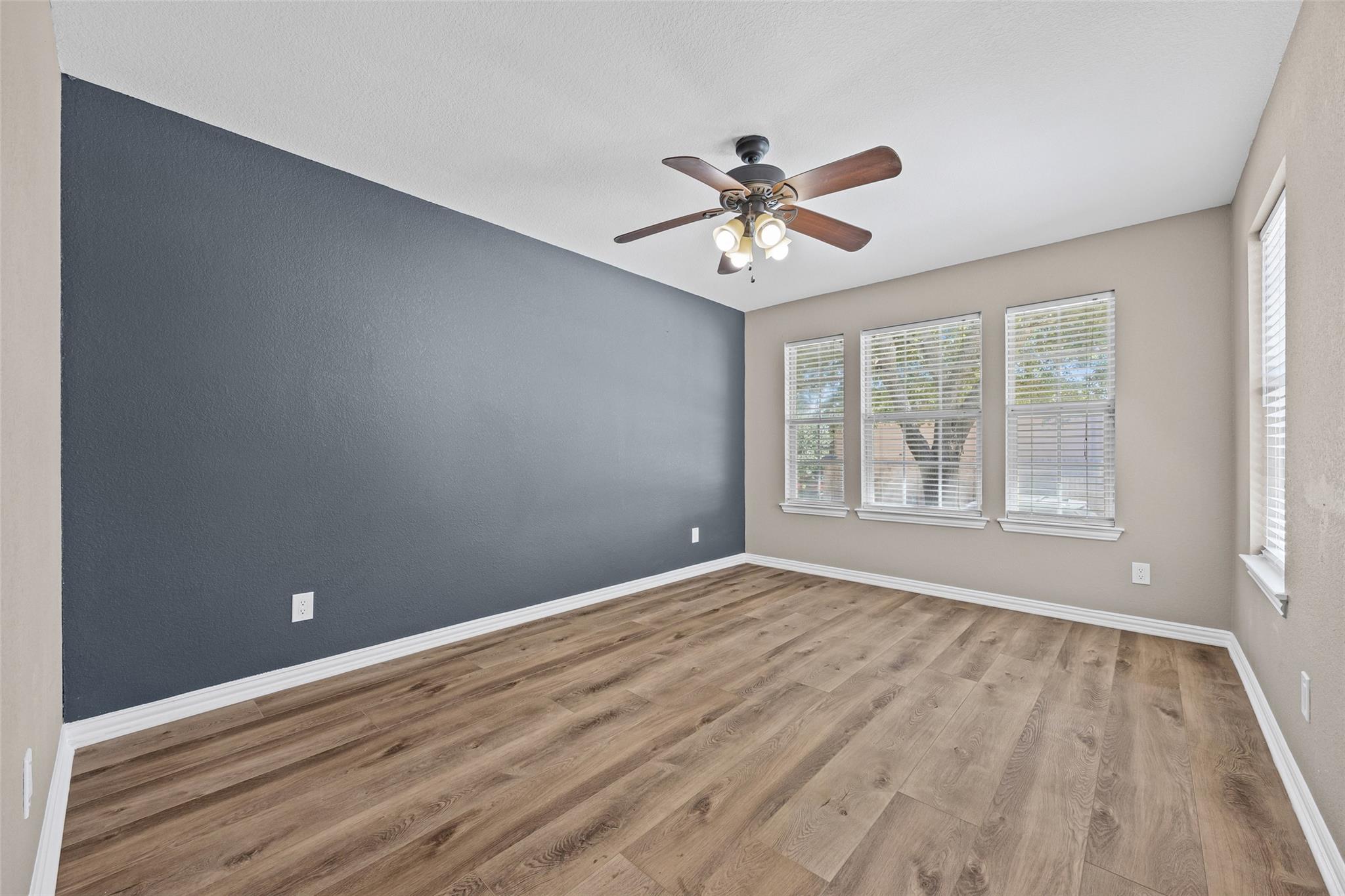 229 Wicker Park Way Property Photo 3