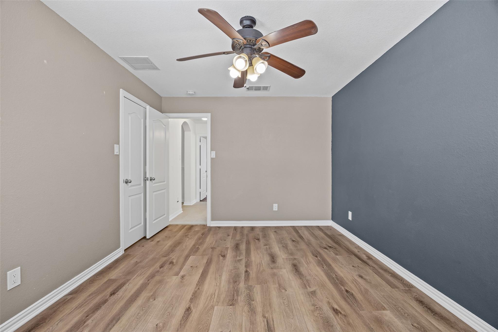 229 Wicker Park Way Property Photo 4