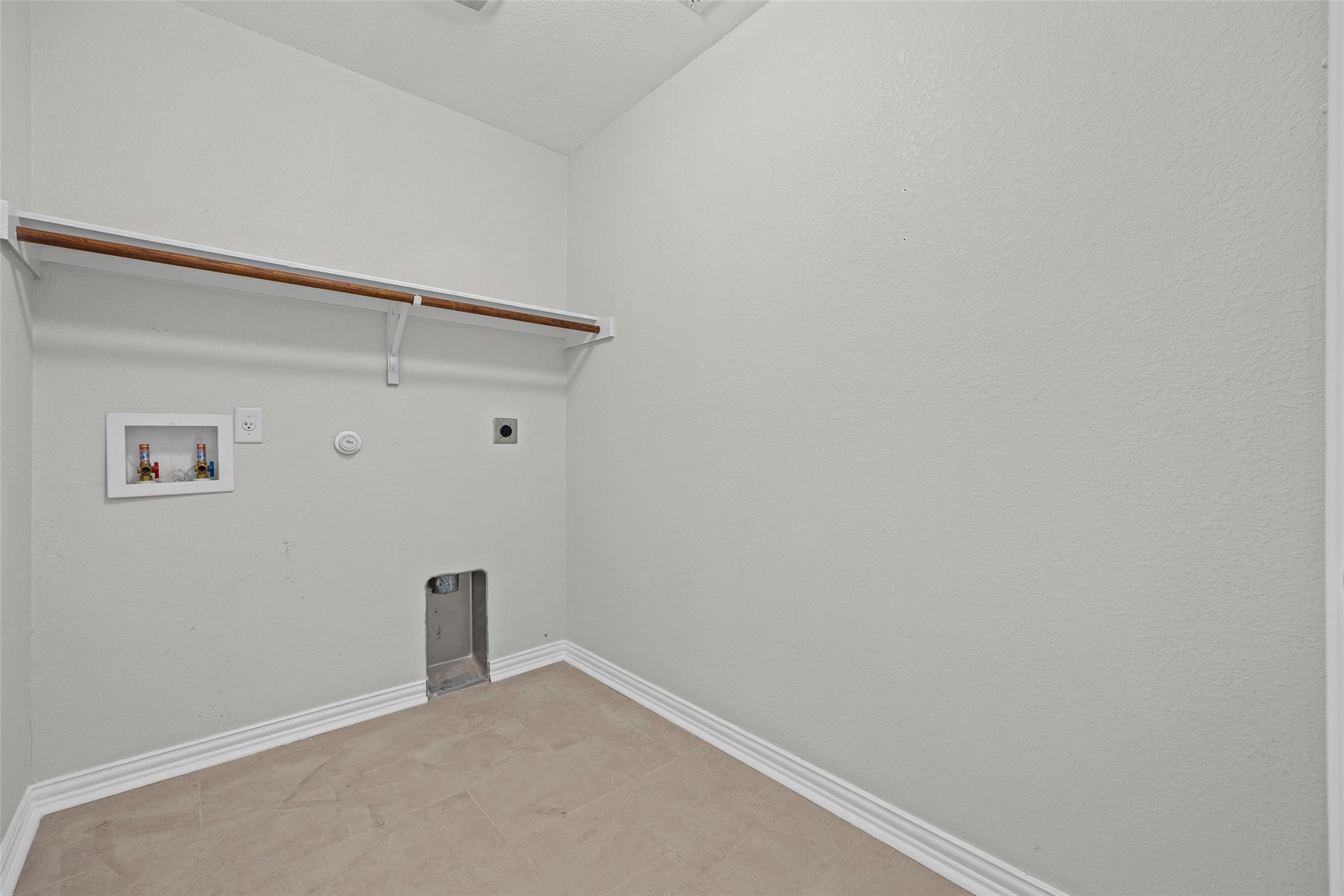 229 Wicker Park Way Property Photo 8