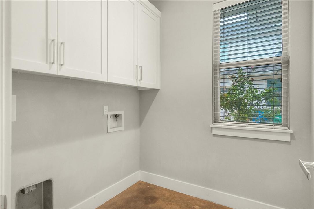 703 E 49th St #b Property Photo 8