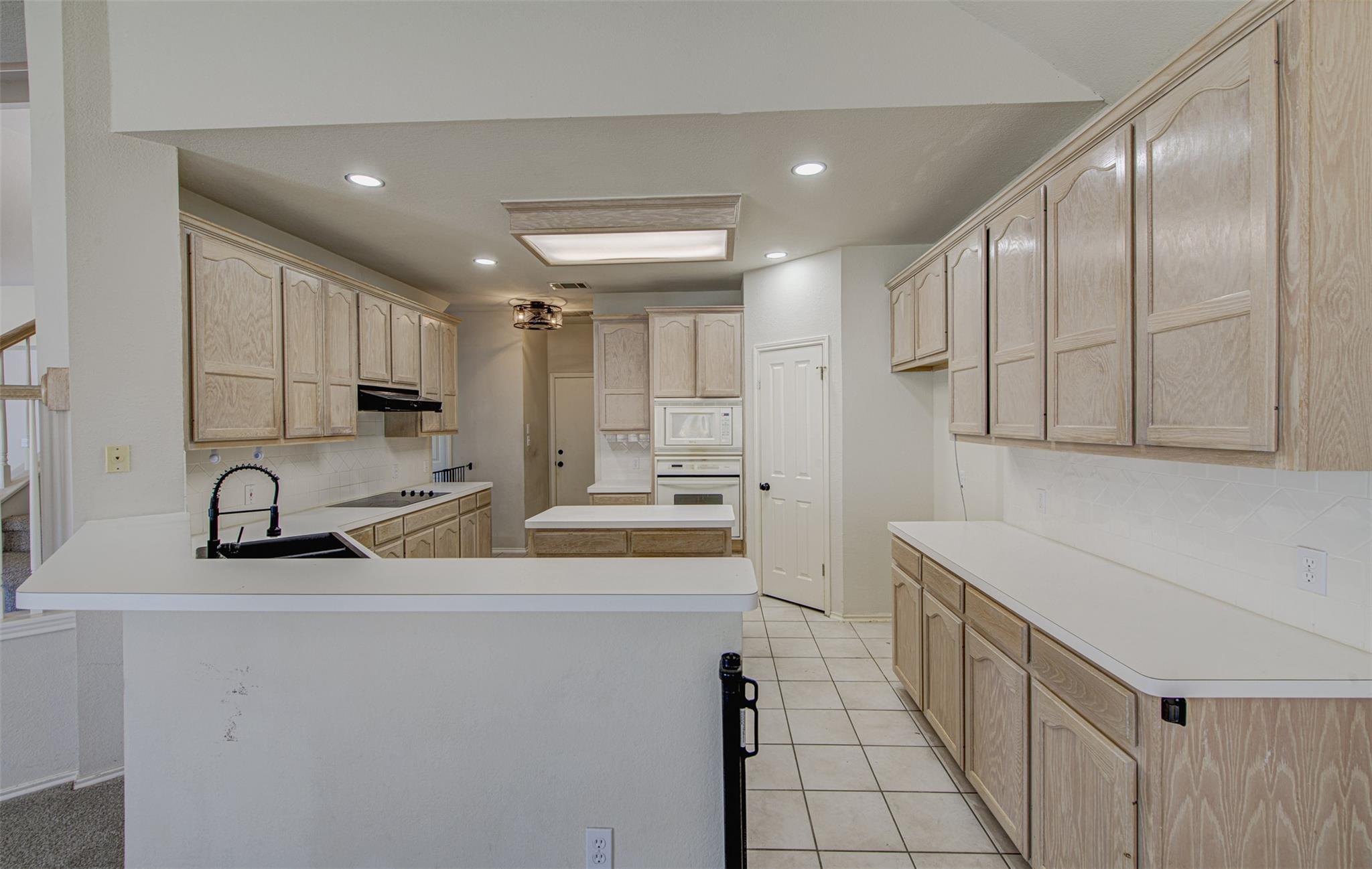 30011 Oakland Hills Dr Property Photo 14