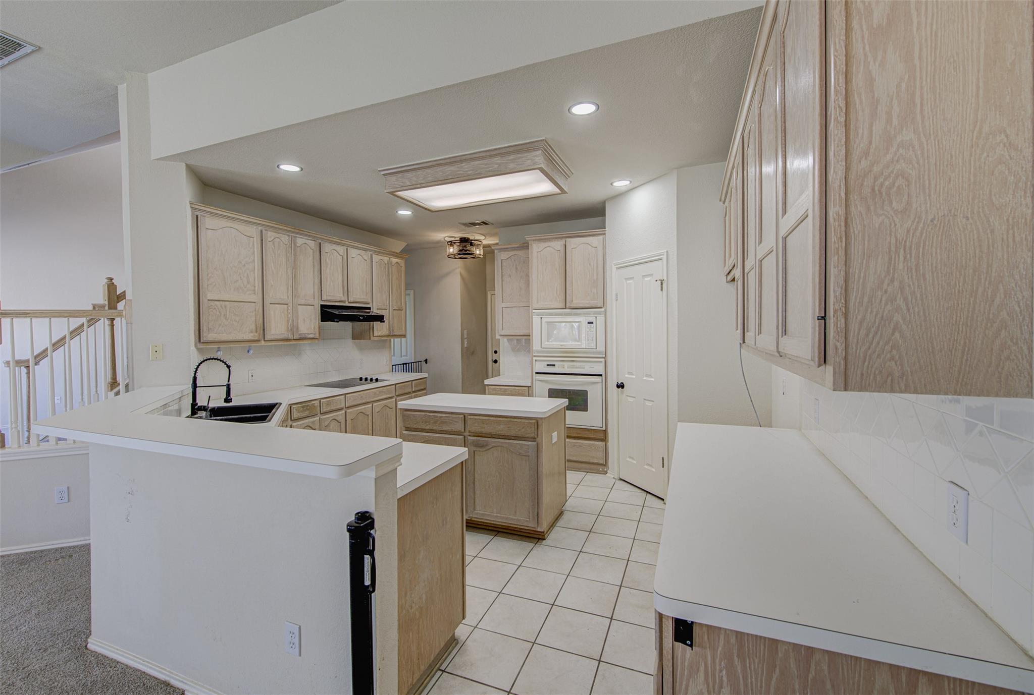 30011 Oakland Hills Dr Property Photo 15