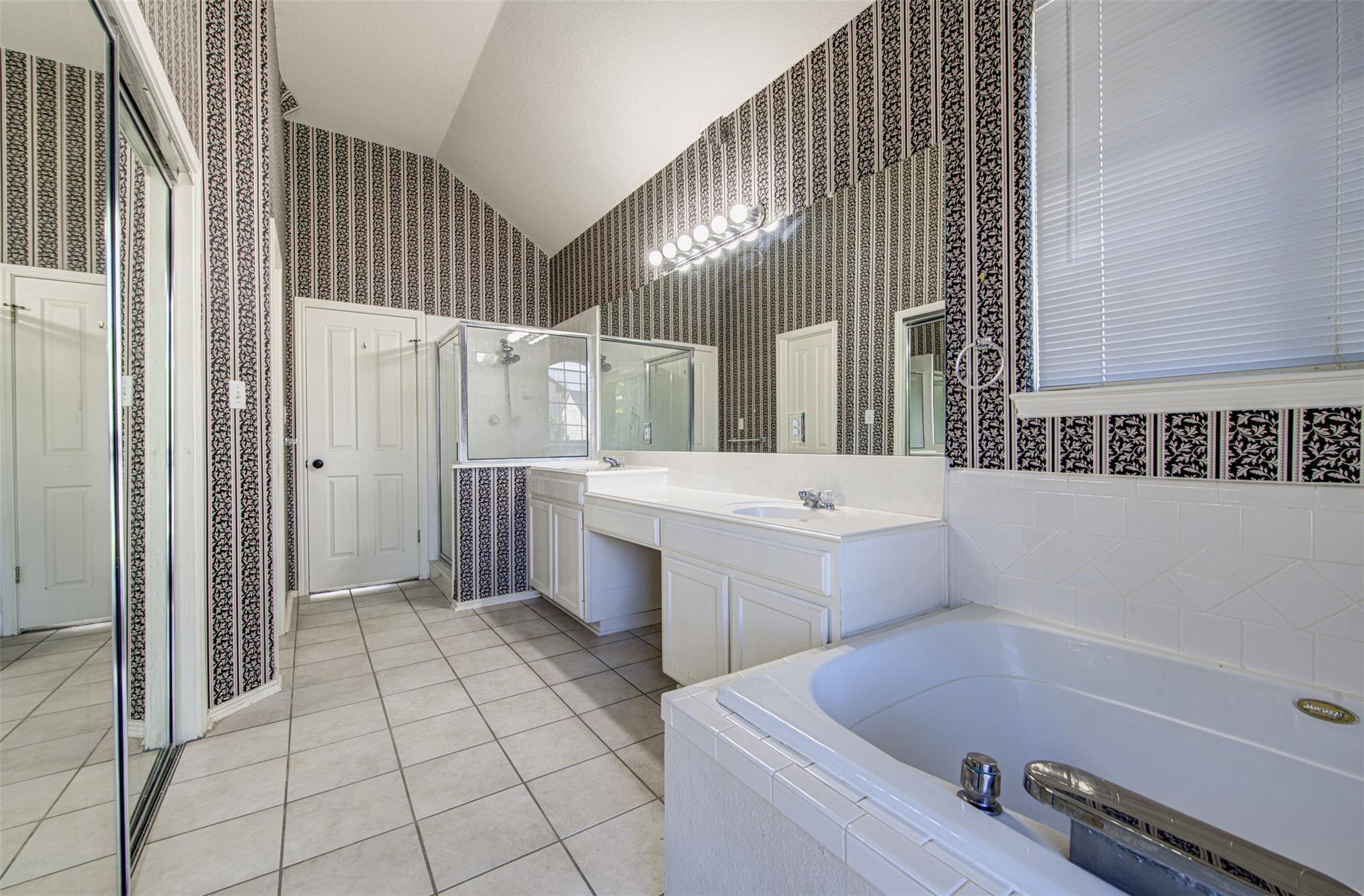 30011 Oakland Hills Dr Property Photo 22