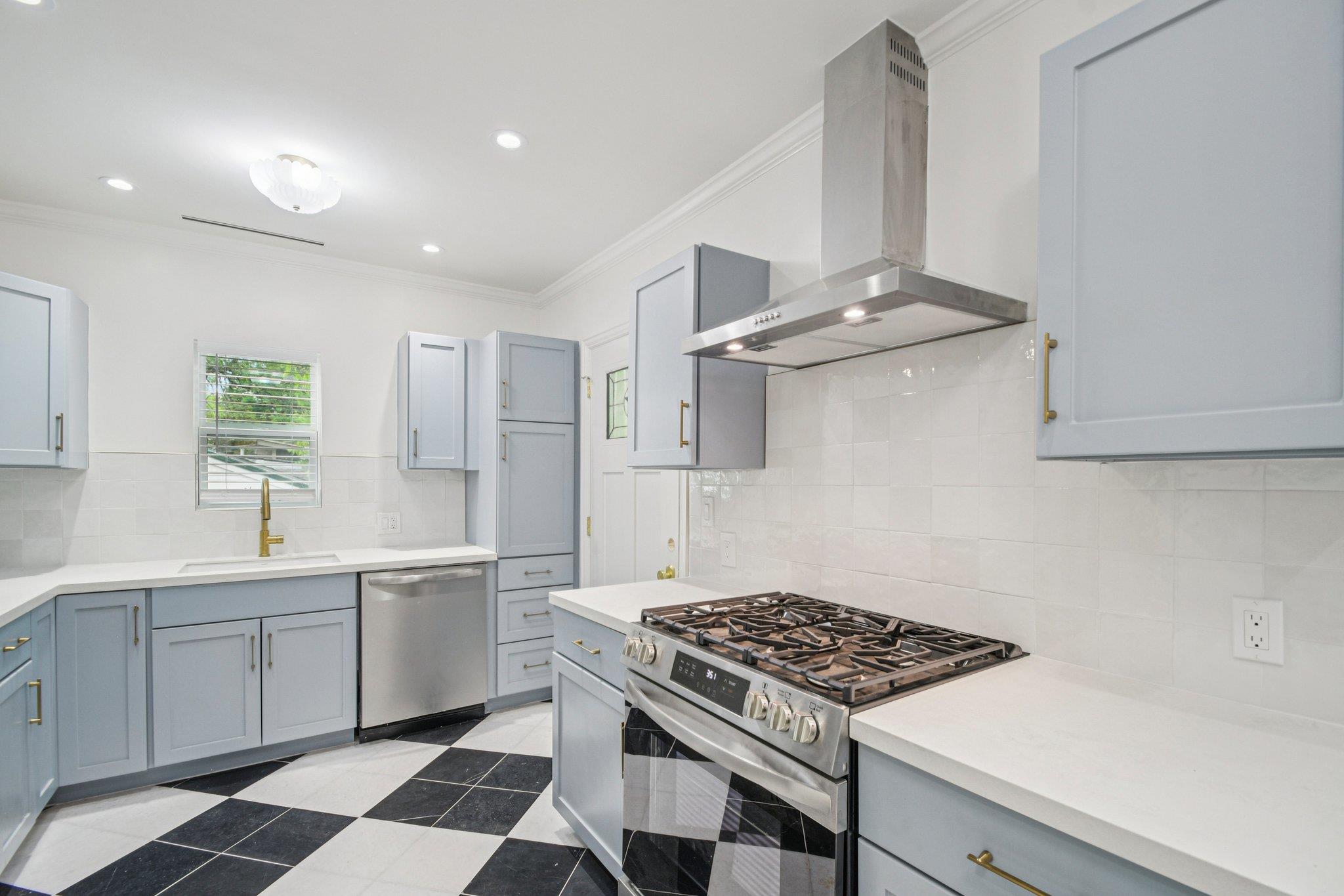 1205 Alta Vista Ave #b Property Photo 8