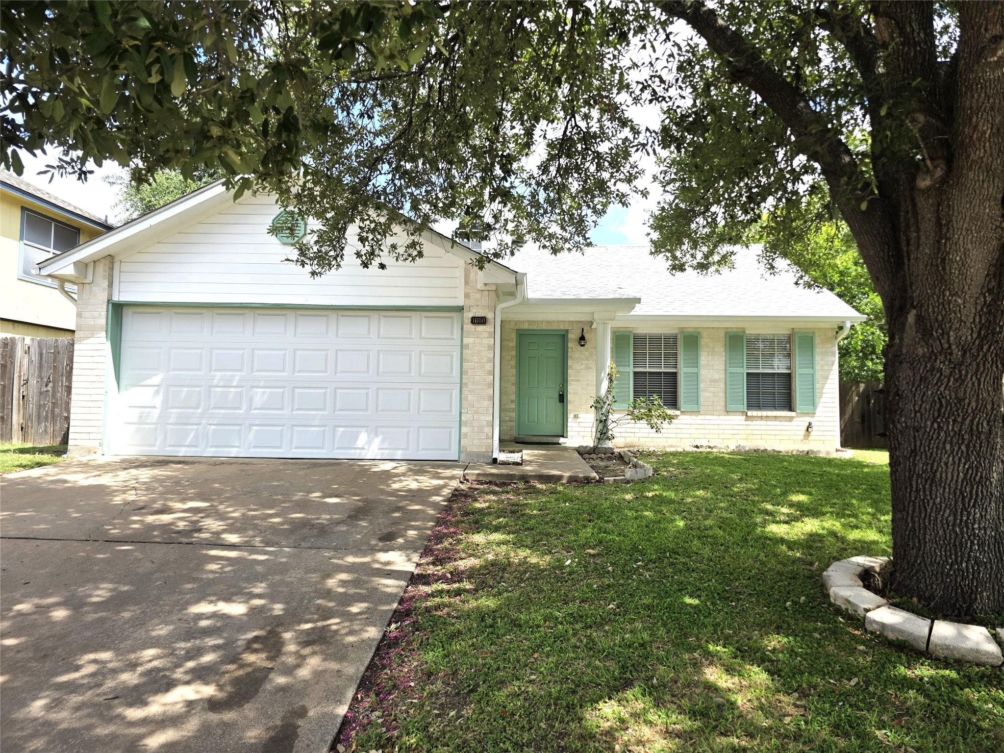 1600 Hollow Tree Blvd Property Photo 1