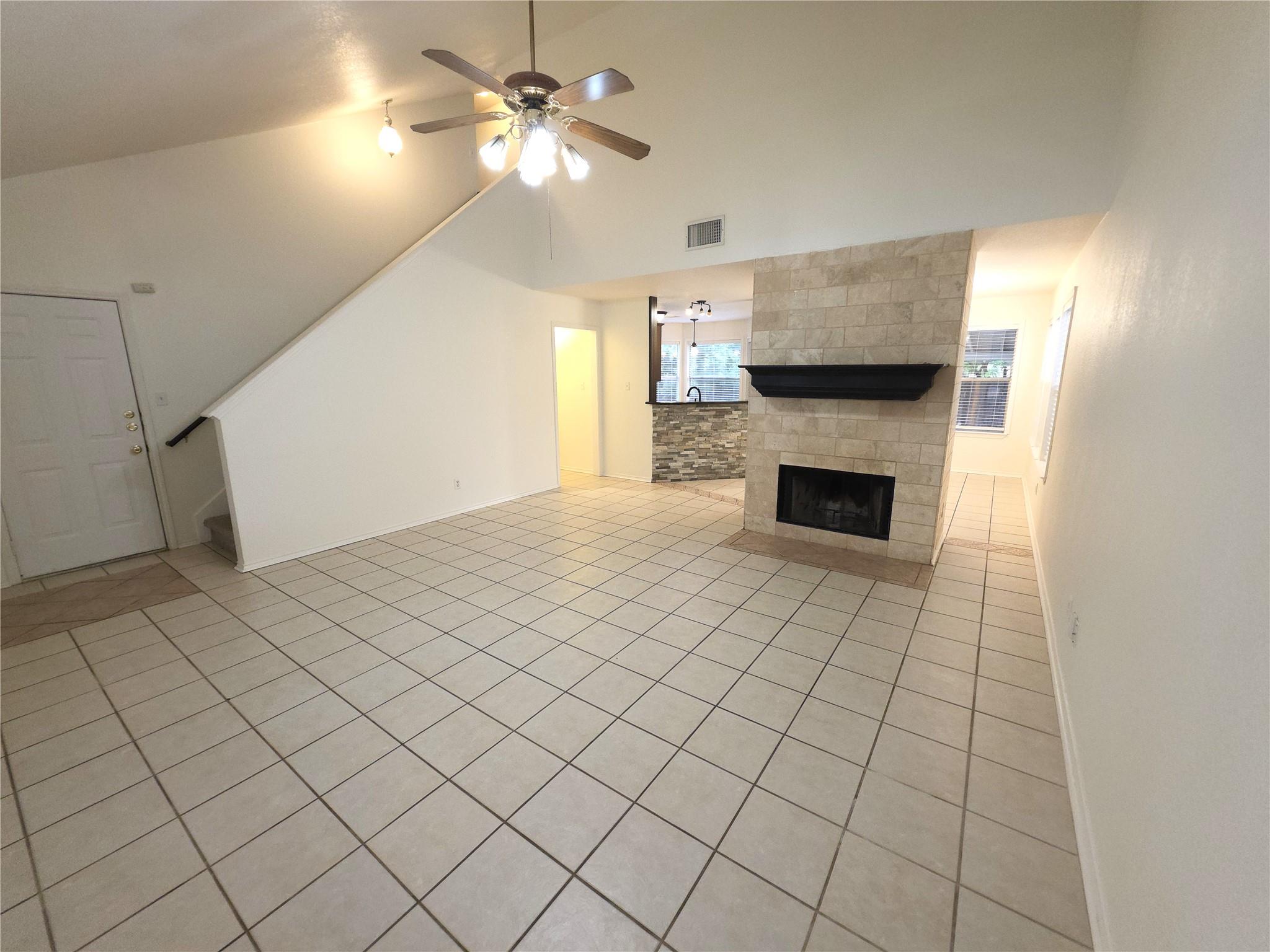 1600 Hollow Tree Blvd Property Photo 3