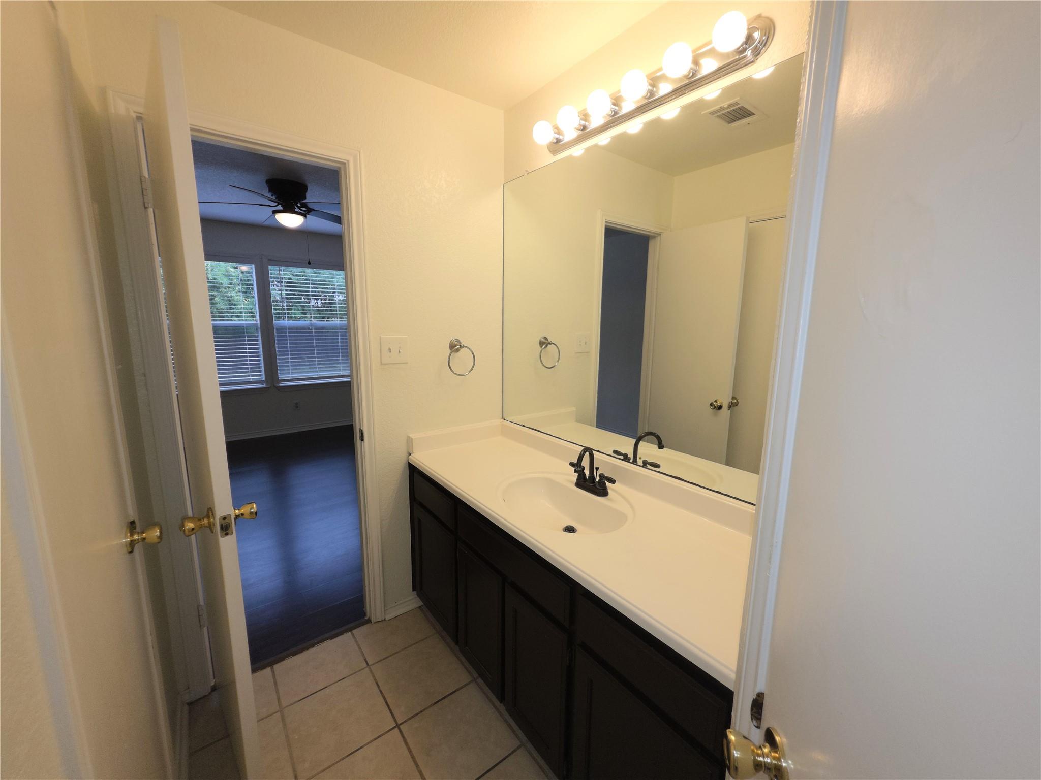 1600 Hollow Tree Blvd Property Photo 18