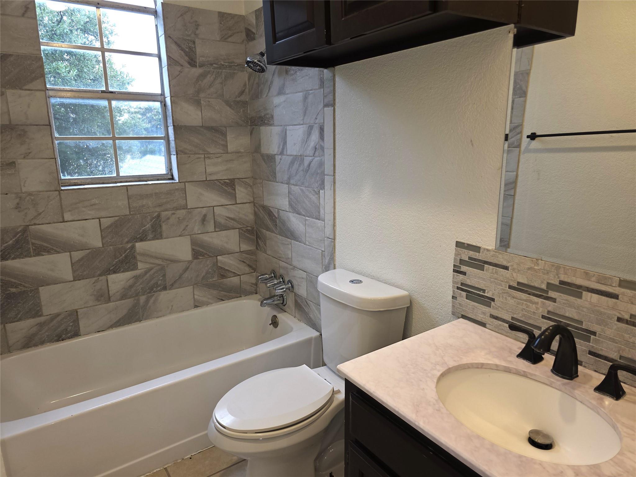 1600 Hollow Tree Blvd Property Photo 28
