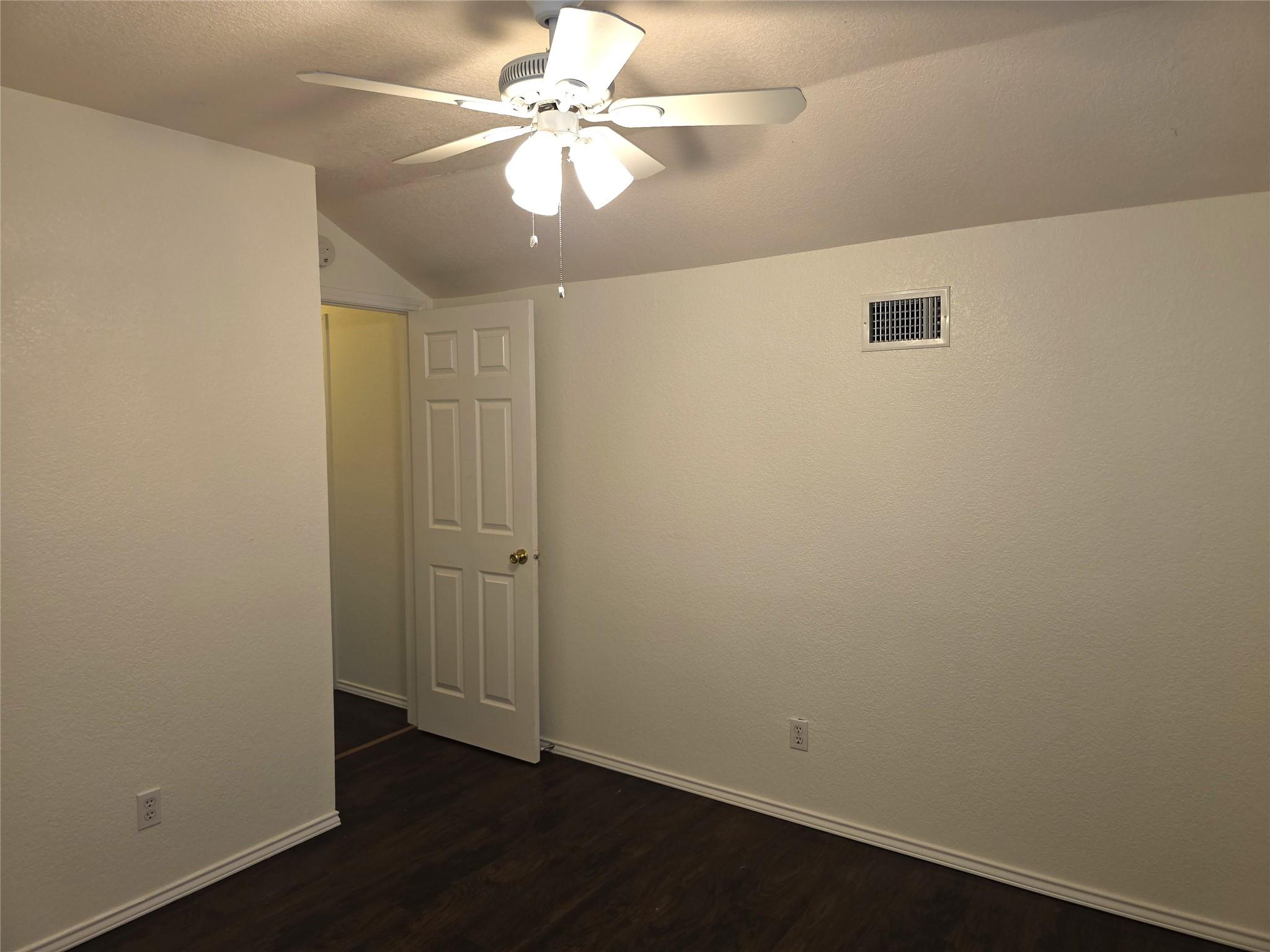 1600 Hollow Tree Blvd Property Photo 33