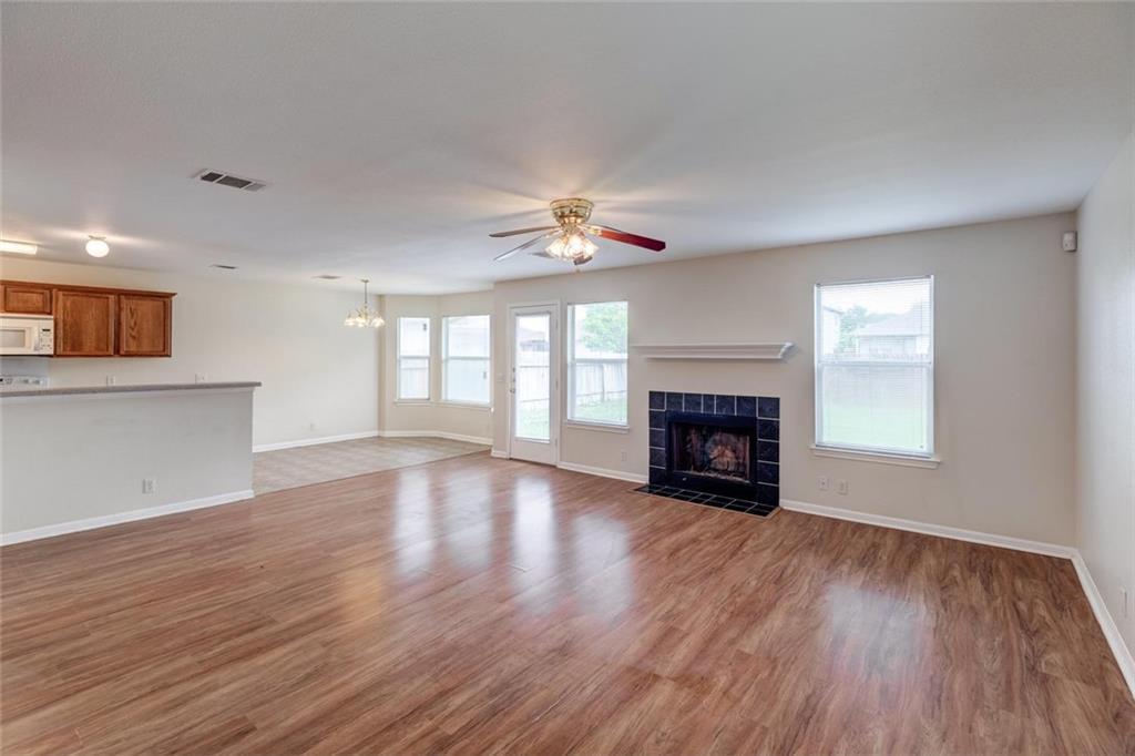 16712 Hamilton Point Cir Property Photo 3