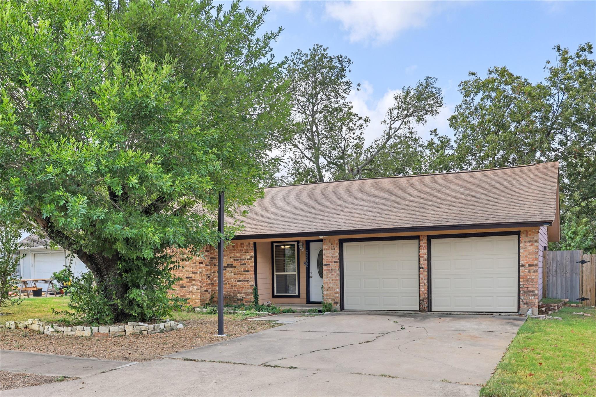 6232 Hillston Dr Property Photo 1