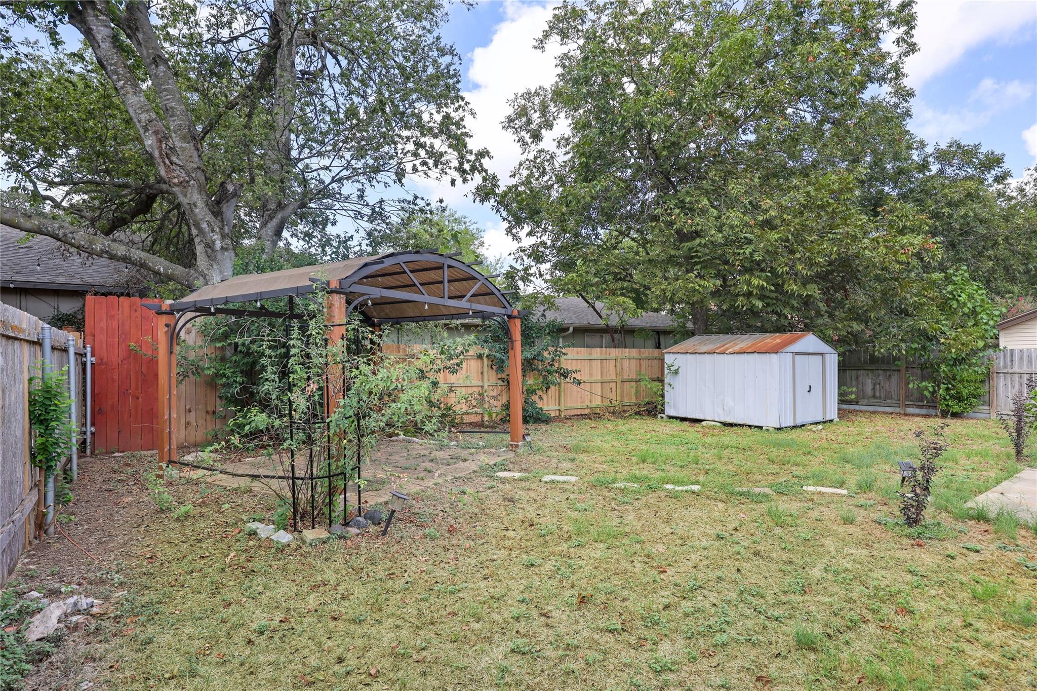 6232 Hillston Dr Property Photo 37