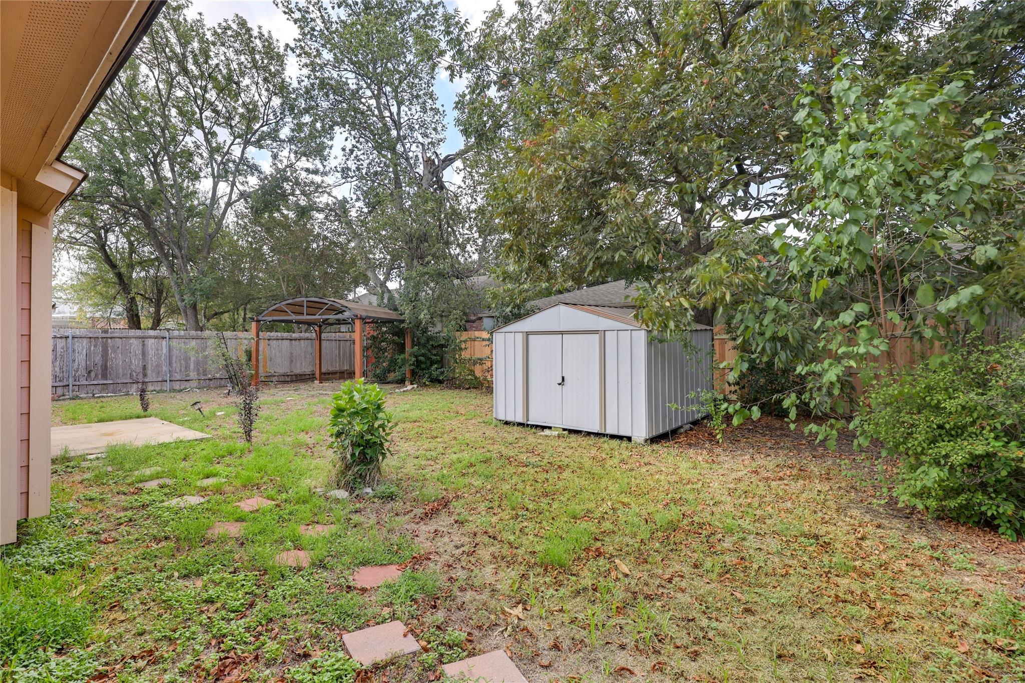 6232 Hillston Dr Property Photo 38