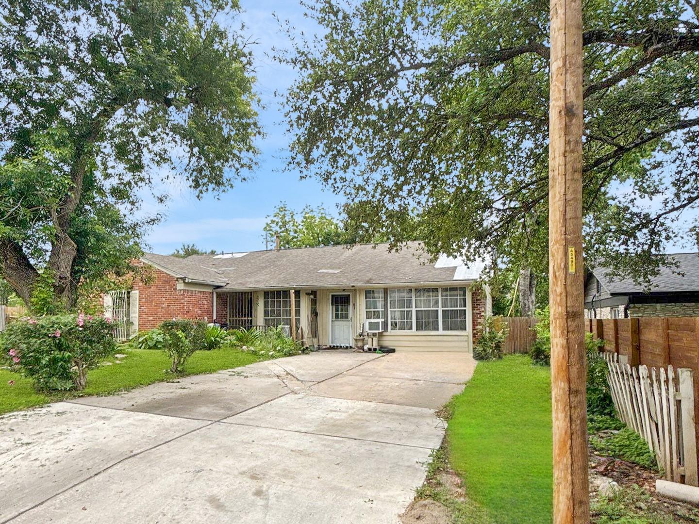 5205 Stone Gate Dr Property Photo 3
