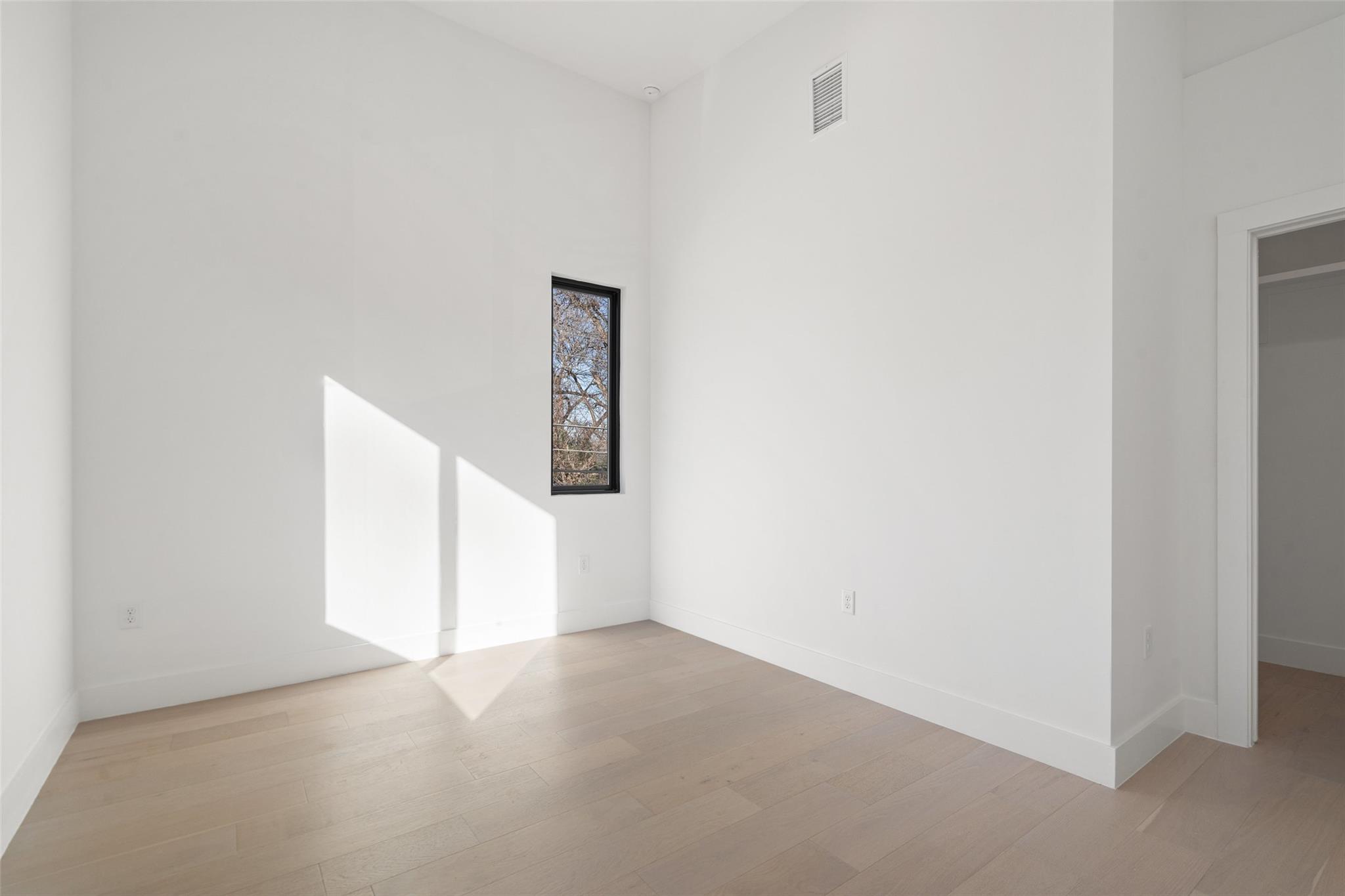 93 San Saba St Property Photo 31