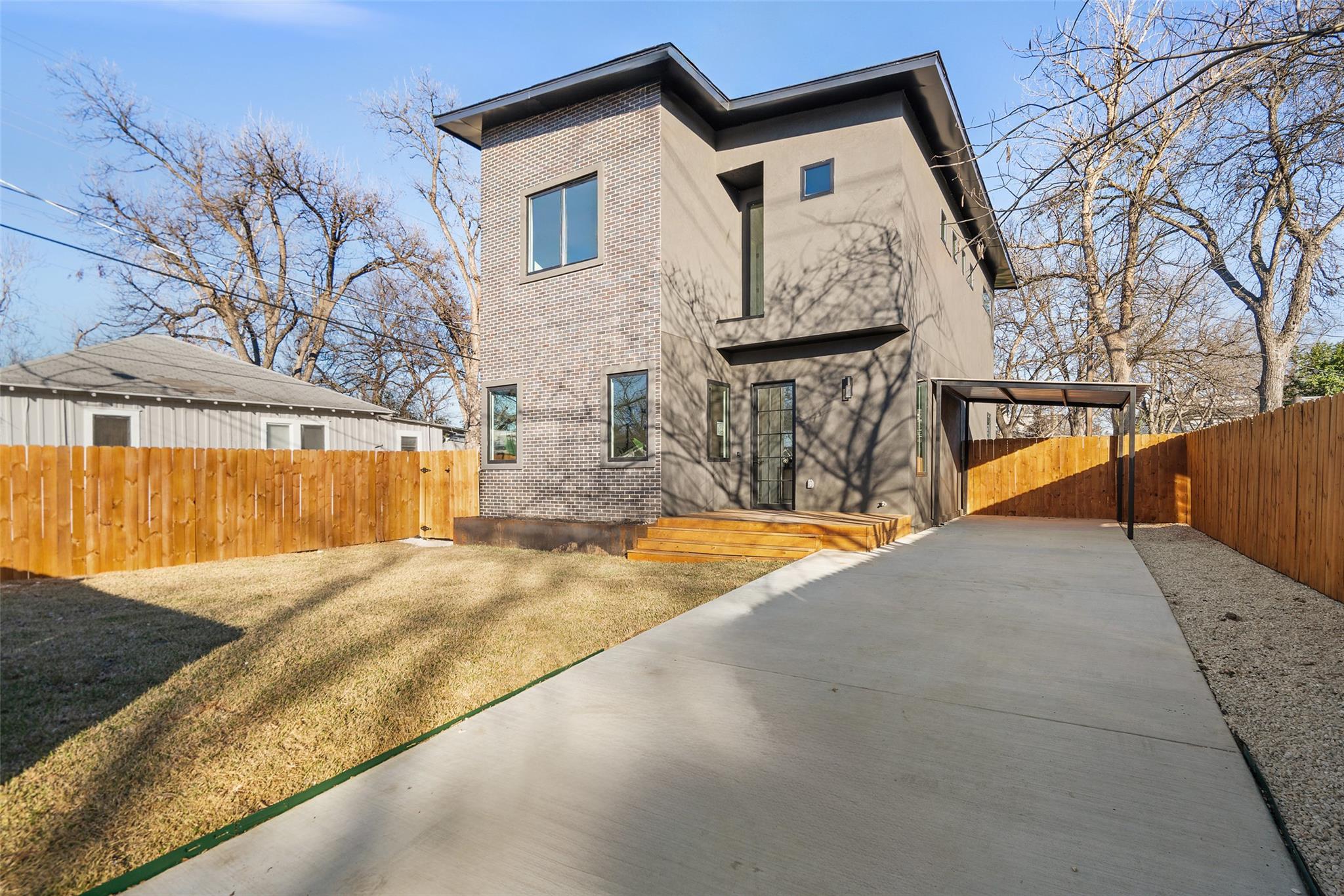 93 San Saba St Property Photo 40