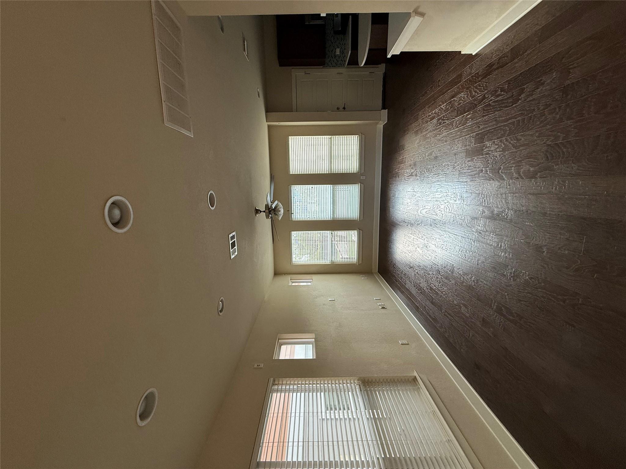 2825 Stock Dr Property Photo 3