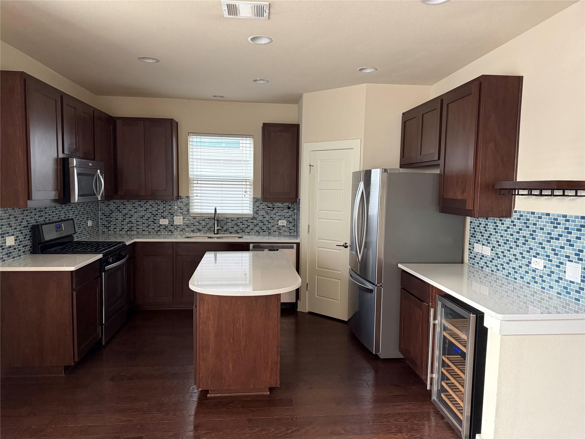 2825 Stock Dr Property Photo 5