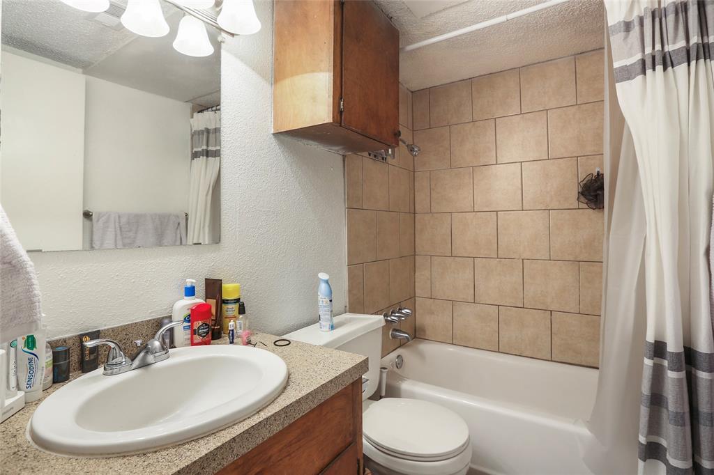 2803 Hemphill Park #b-201 Property Photo 8