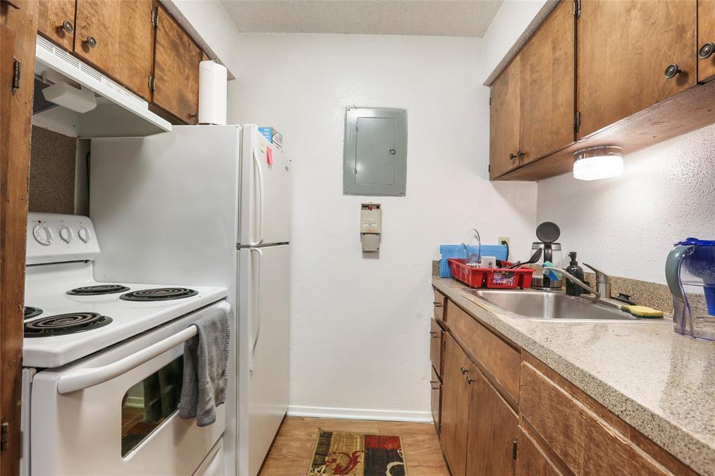 2803 Hemphill Park #b-201 Property Photo 11