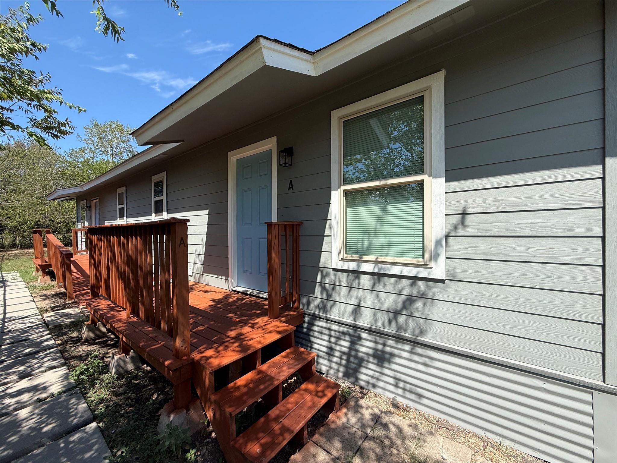 1009 Alex St #A Property Photo 1