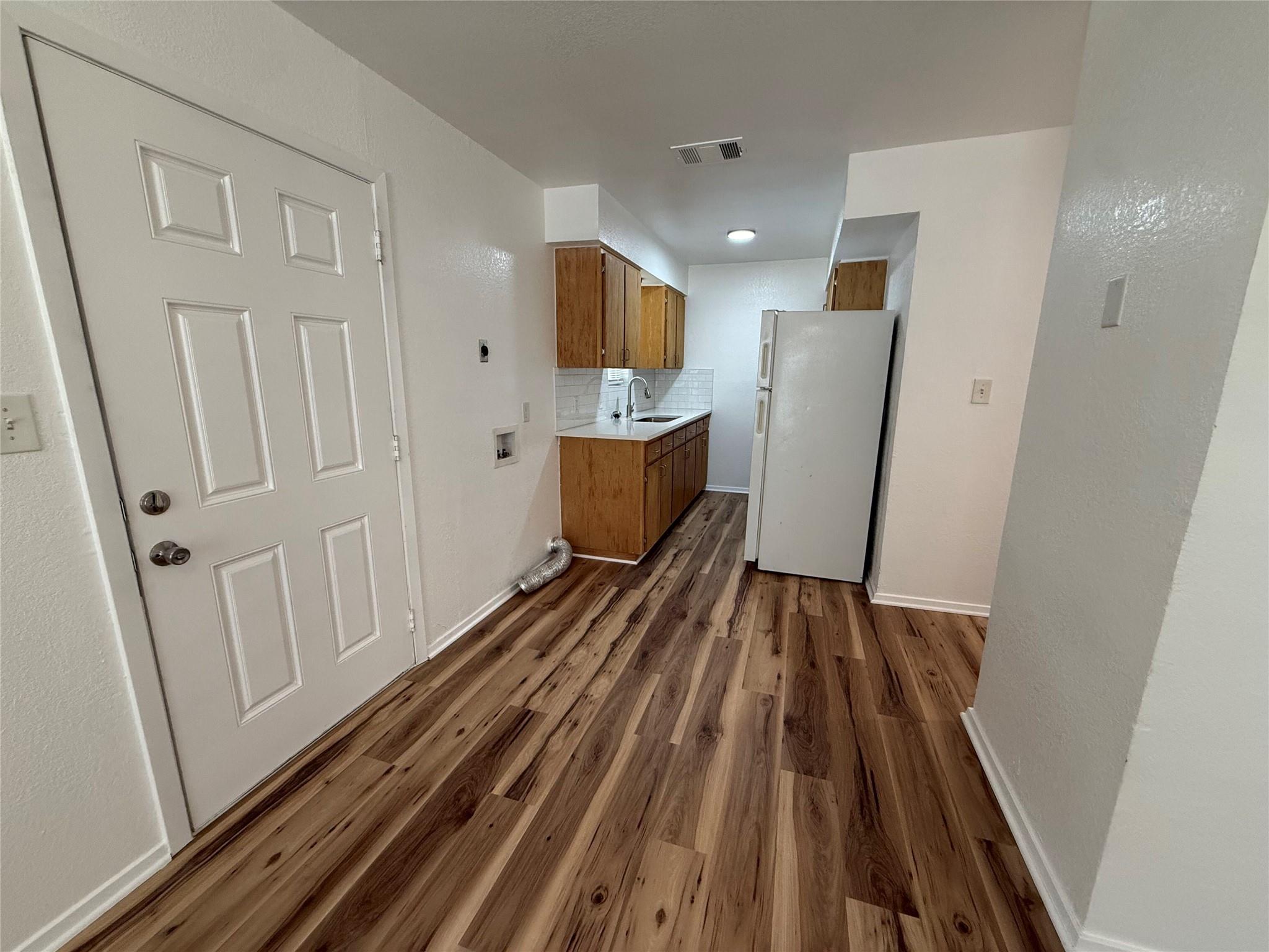 1009 Alex St #a Property Photo 2