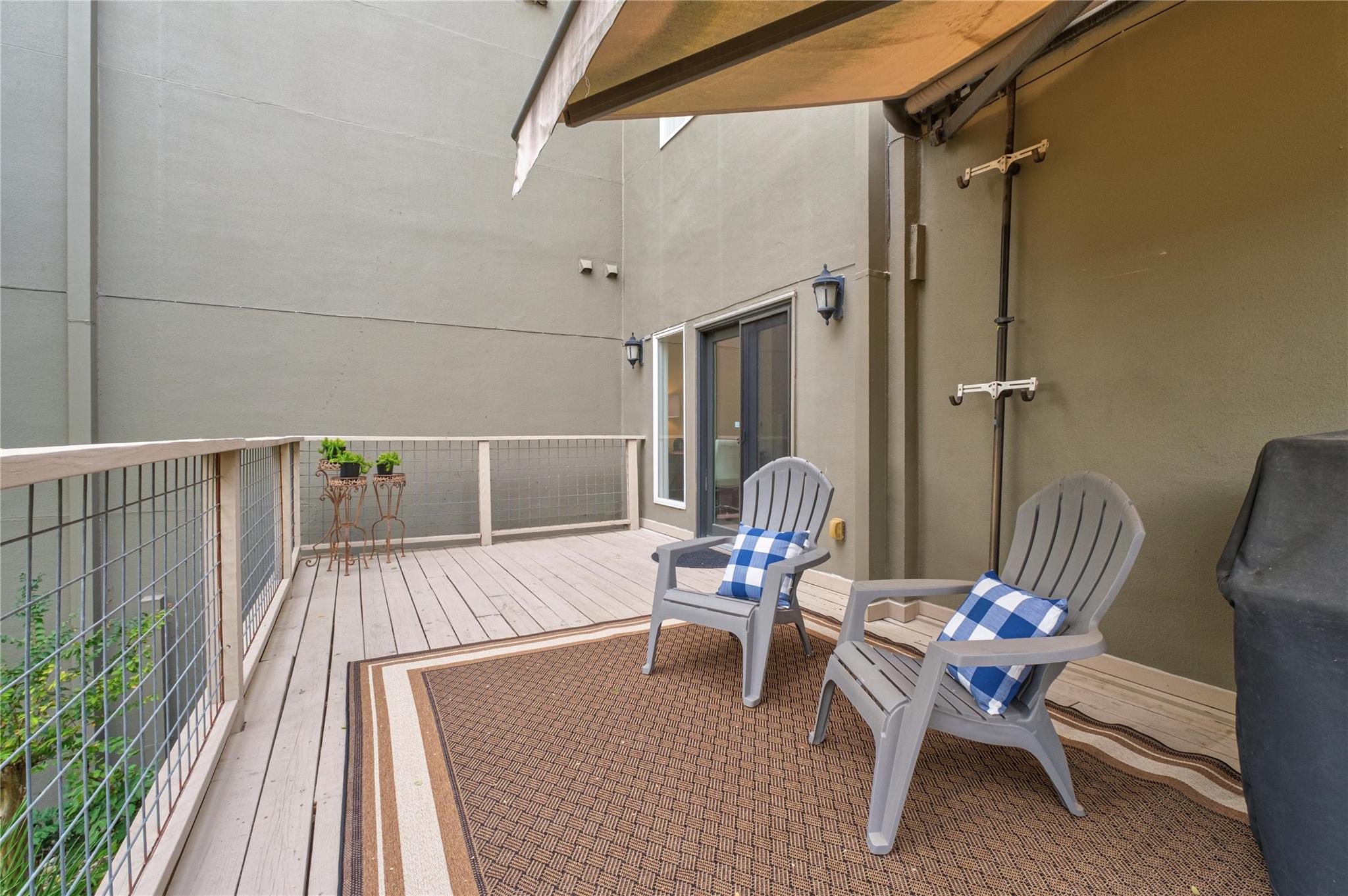 1201 Castle Hill St #105 Property Photo 17