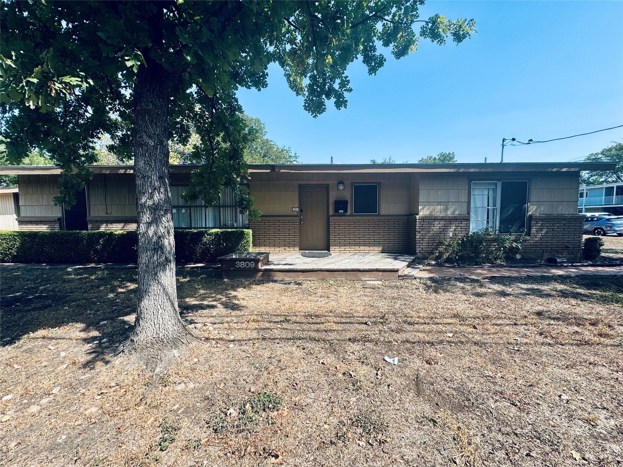 3809 S 1st St Property Photo 4