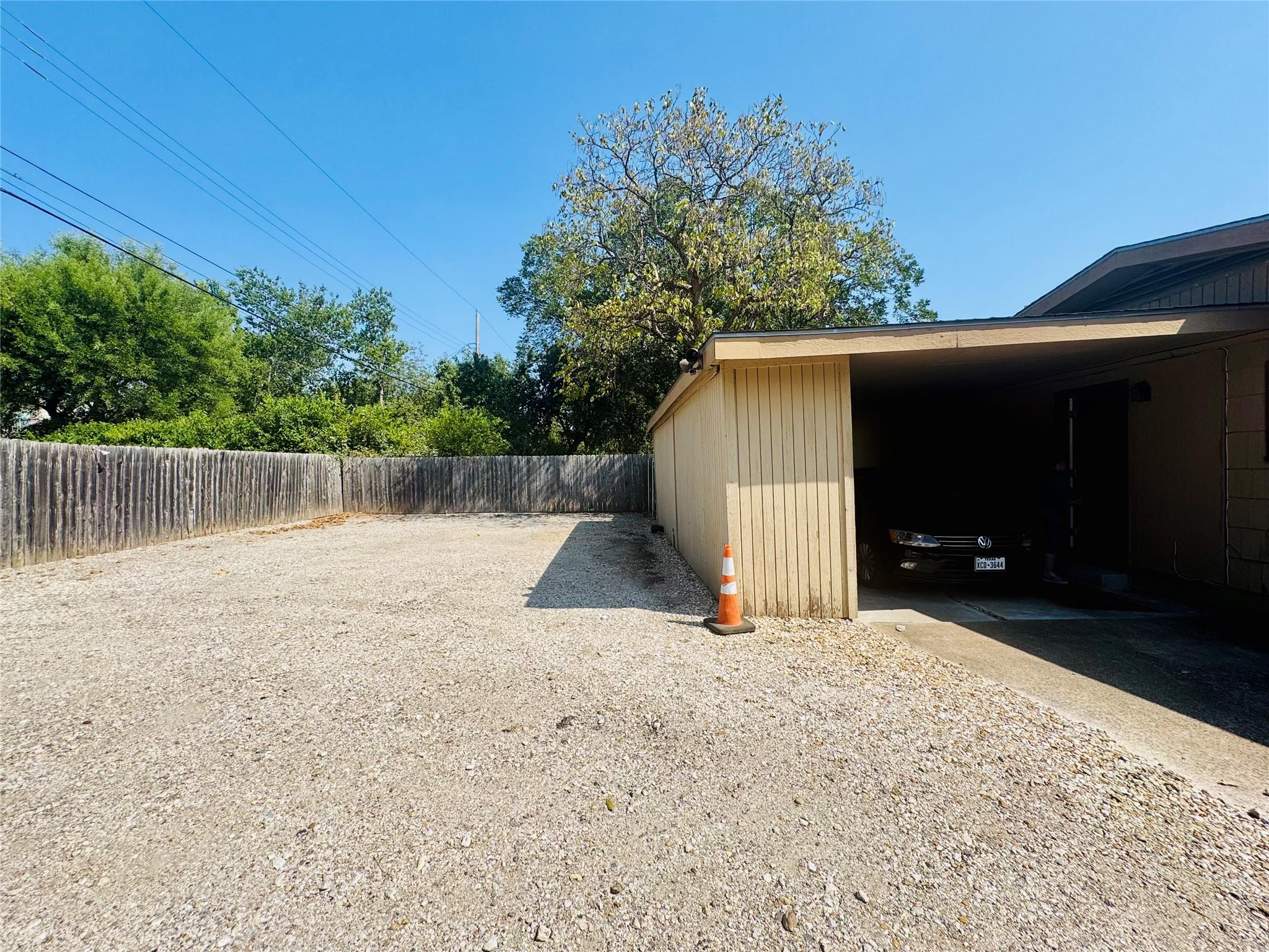 3809 S 1st St Property Photo 20