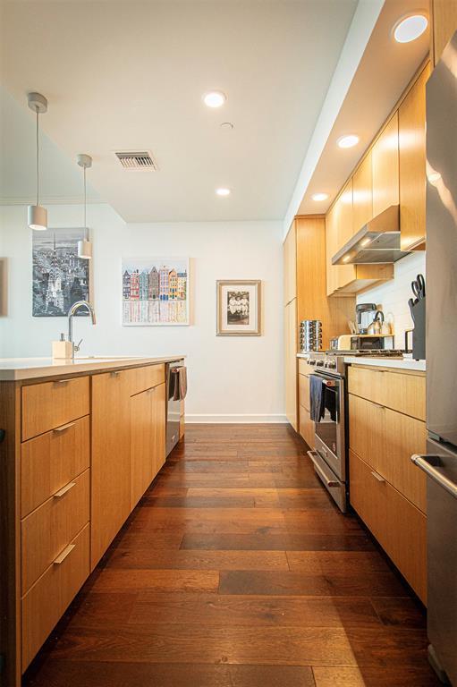 1322 E 12th St #405 Property Photo 24