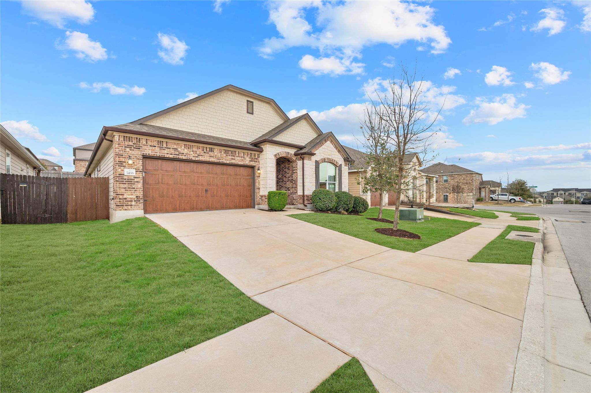 7433 Groundhog Way Property Photo