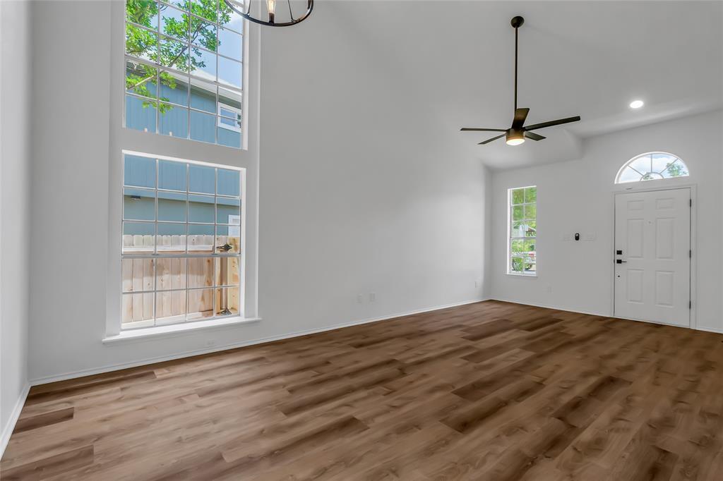 8800 Dandelion Trl Property Photo 5
