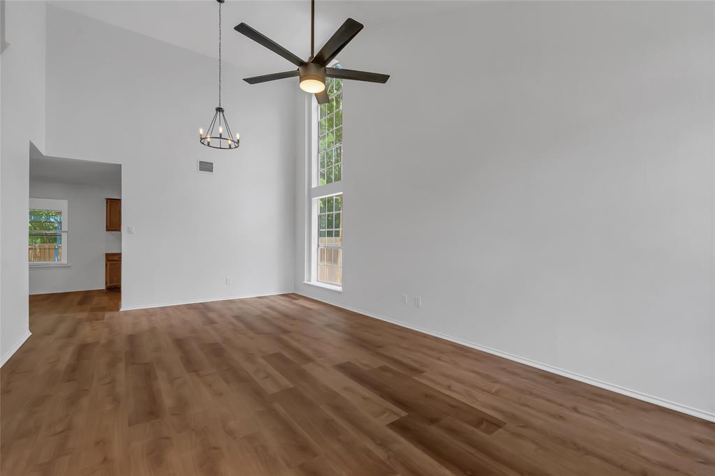 8800 Dandelion Trl Property Photo 6