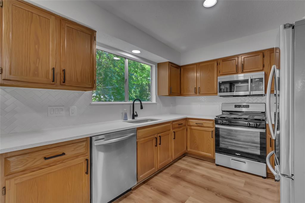 8800 Dandelion Trl Property Photo 8