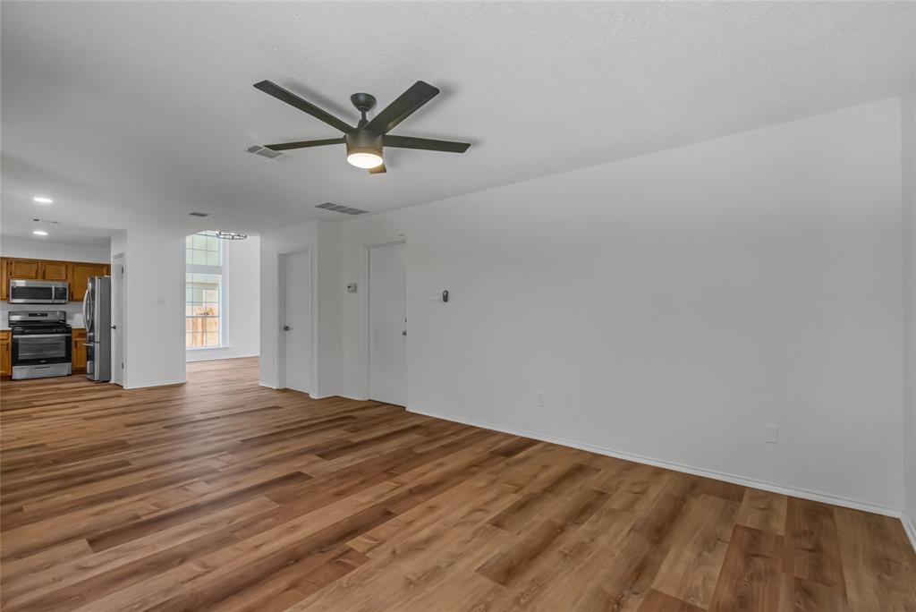 8800 Dandelion Trl Property Photo 12