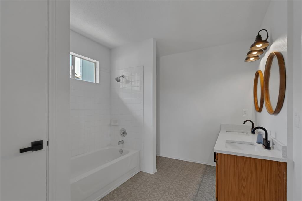 8800 Dandelion Trl Property Photo 20