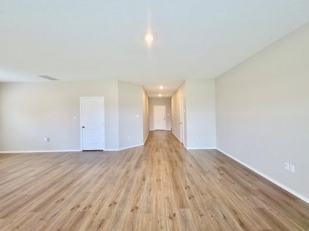 301 Freshwater Dr Property Photo 5