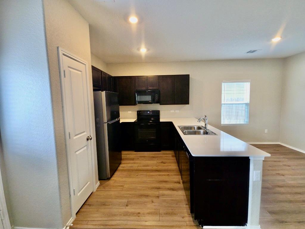 301 Freshwater Dr Property Photo 6