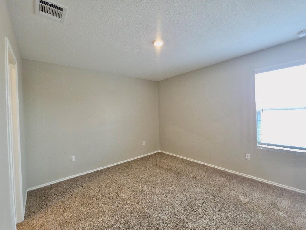 301 Freshwater Dr Property Photo 11