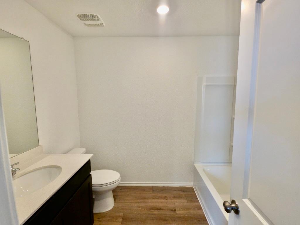 301 Freshwater Dr Property Photo 13