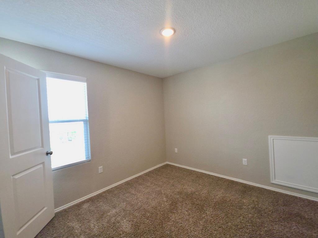 301 Freshwater Dr Property Photo 21