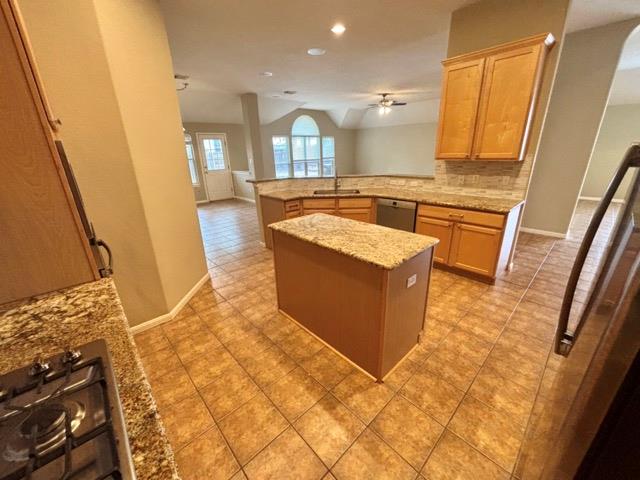 8304 Fern Bluff Ave Property Photo 11