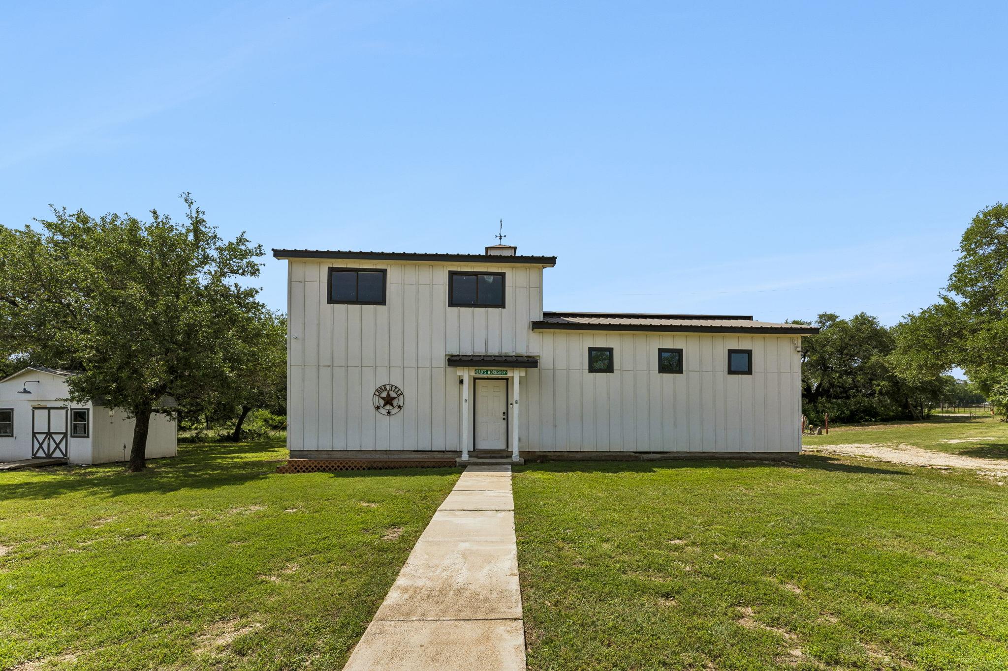 111 Craigen Rd Property Photo 24