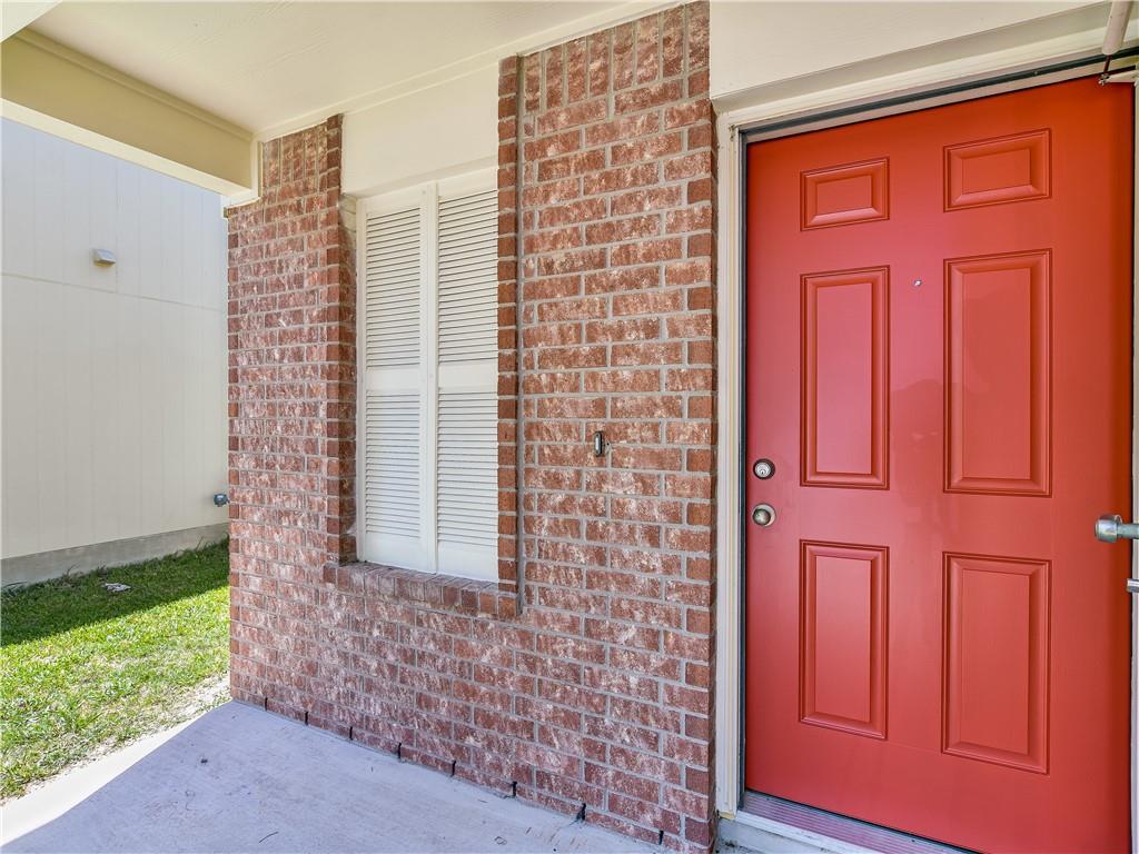 1172 Shadow Creek Blvd Property Photo 3