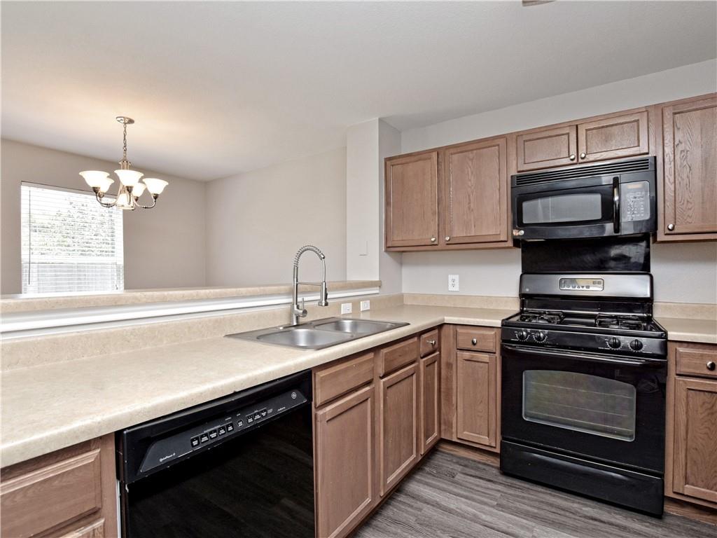 1172 Shadow Creek Blvd Property Photo 4