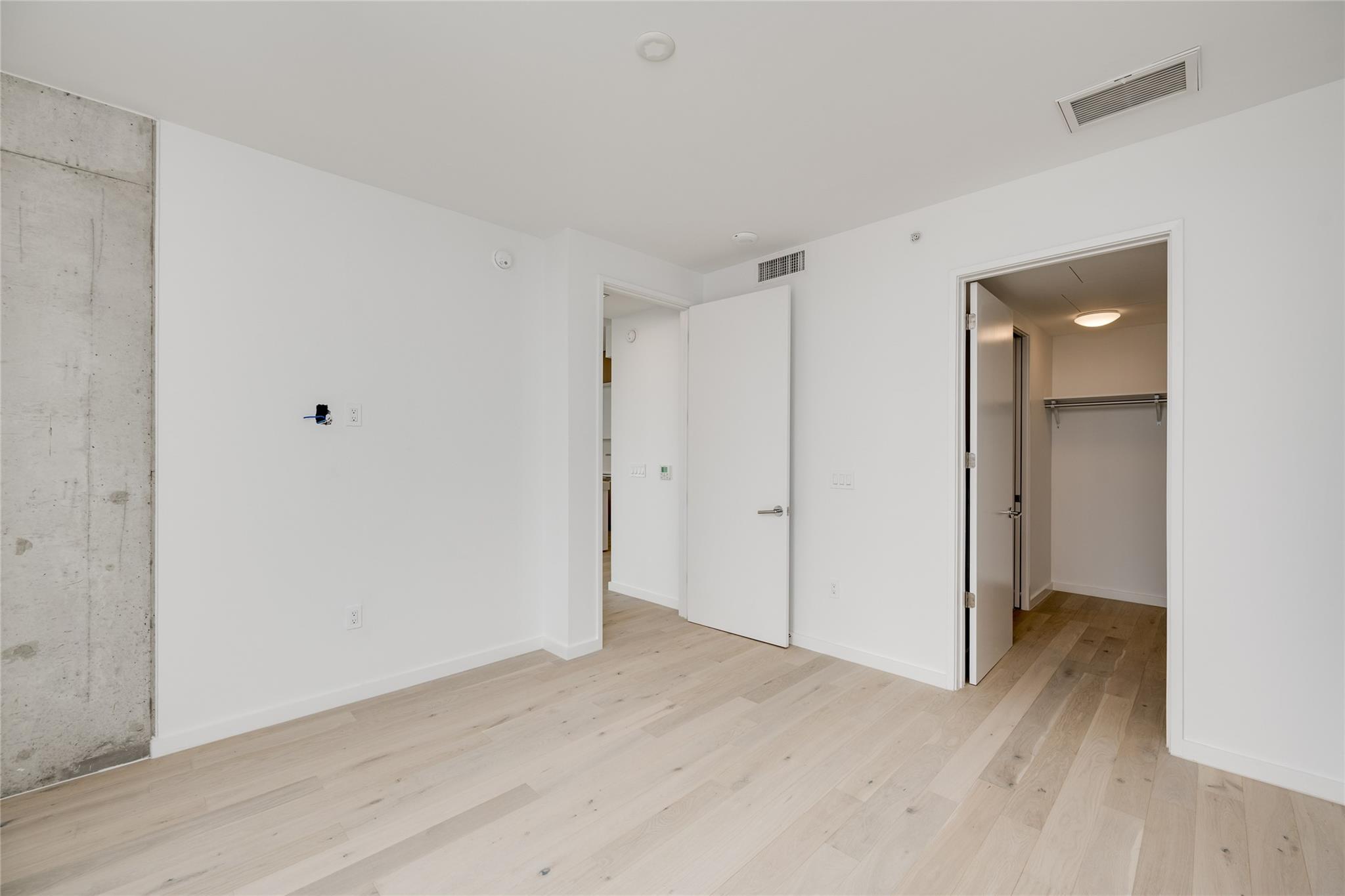 313 W 17th St #1806 Property Photo 17